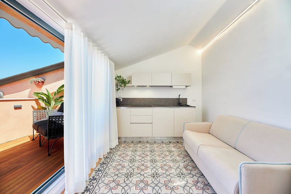Superior Studio Suite, Sea View | Private kitchen | Mini-fridge, stovetop, cookware/dishes/utensils