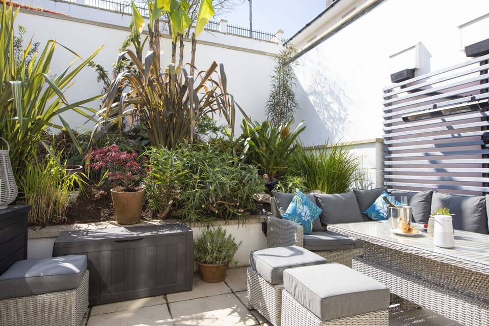 Furnished courtyard garden - Crystal View, Compass Point