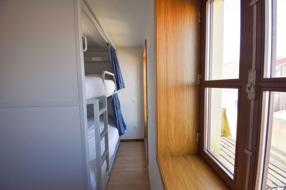 Desk, laptop workspace, free WiFi