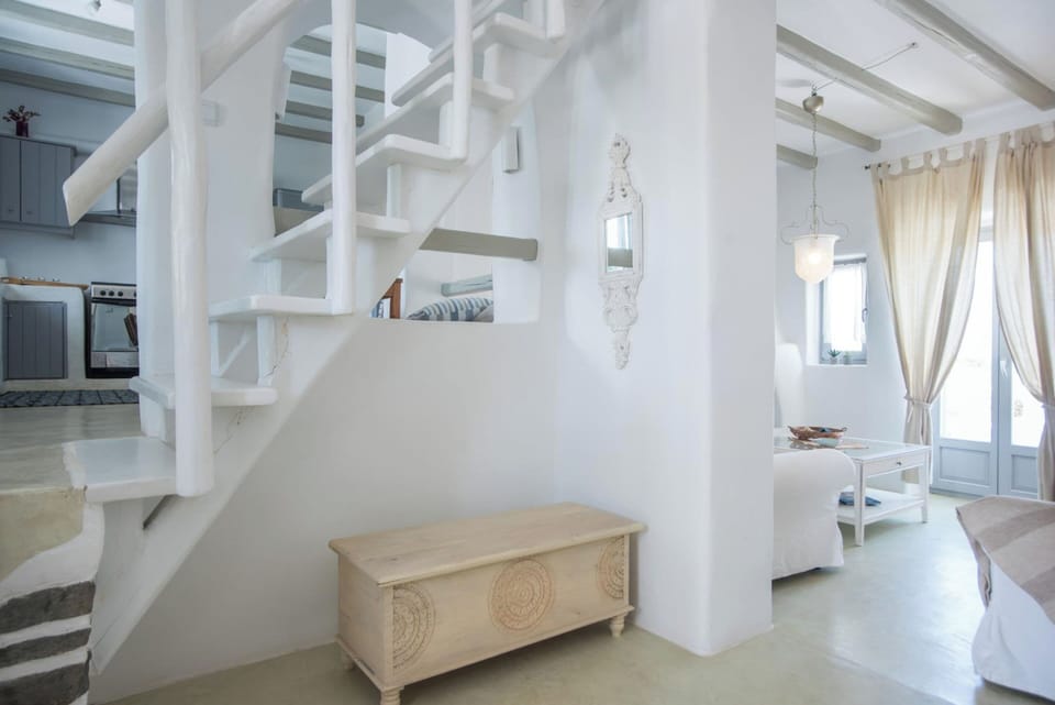 Villa, Mountain View | Living area | 43-inch Smart TV with satellite channels