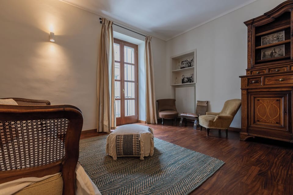 Apartment, 2 Bedrooms | Living area | 30-inch TV with satellite channels