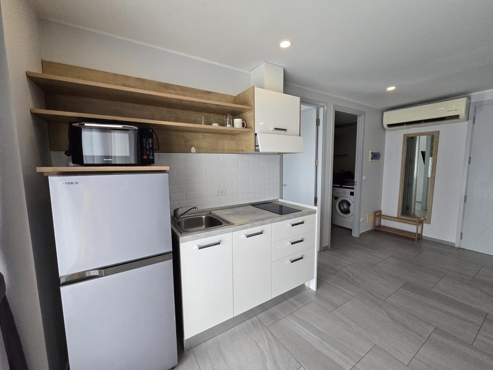 Apartment, Balcony, City View | Private kitchenette