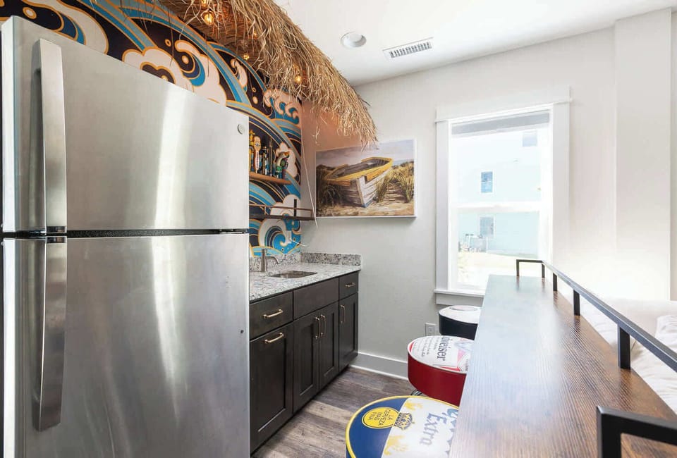 Ground Level: Kitchenette