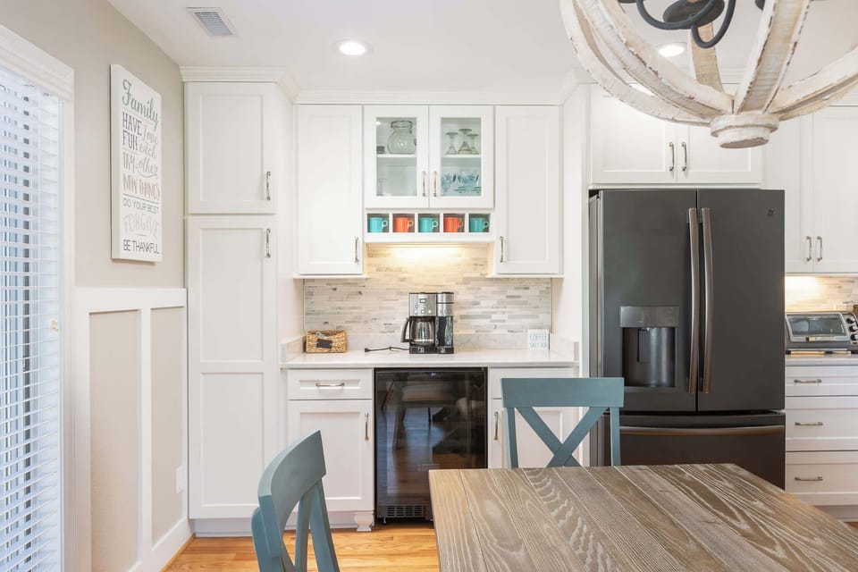Top Level: Dining Area with Fully Equipped Kitchen