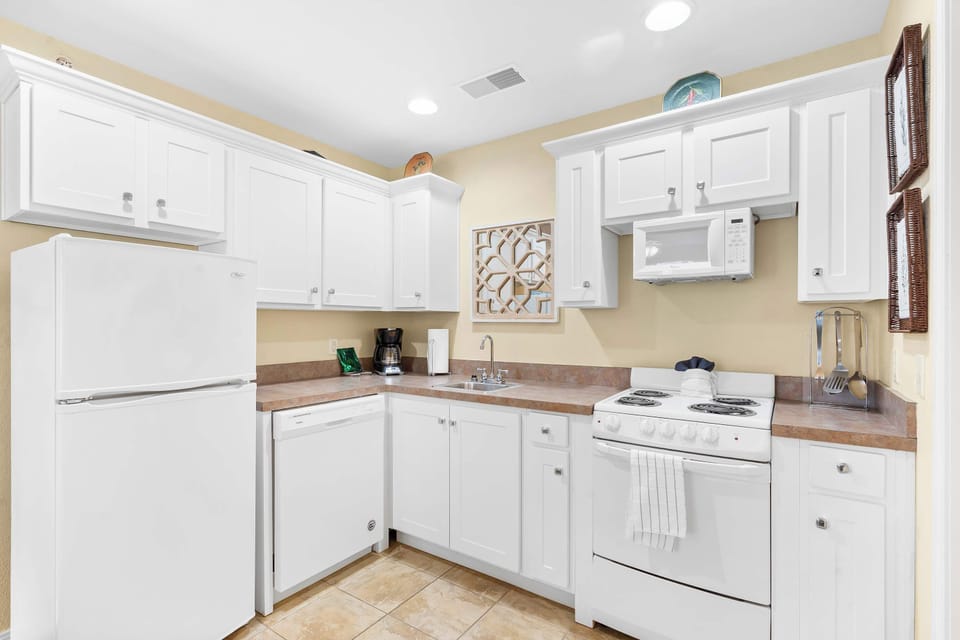 Condo, Multiple Beds, Balcony, Mountain View (Ozarks Vista Retreat ) | Private kitchen