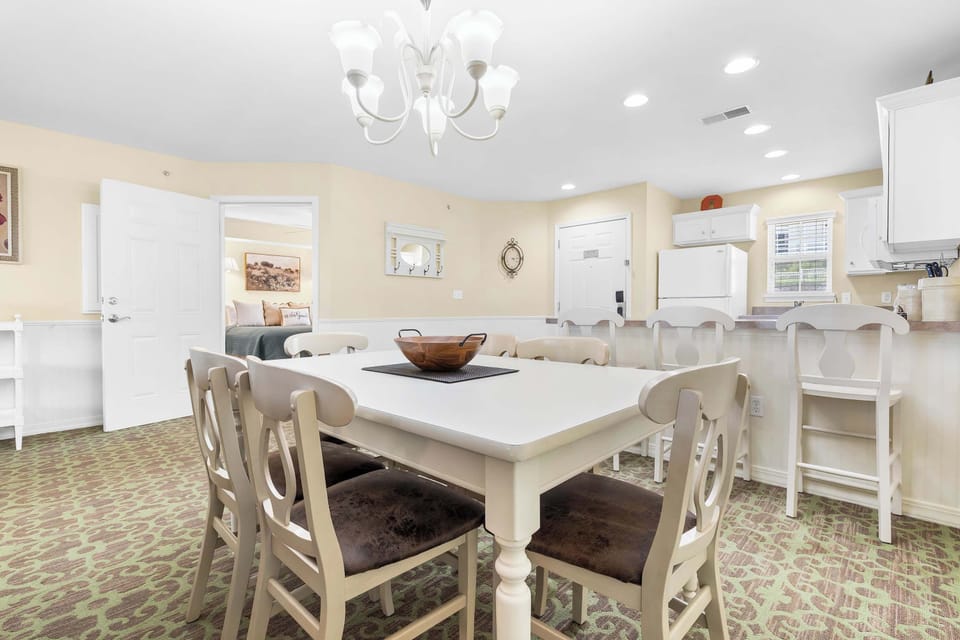 Condo, Multiple Beds, Balcony, Mountain View (Ozarks Vista Retreat ) | Dining