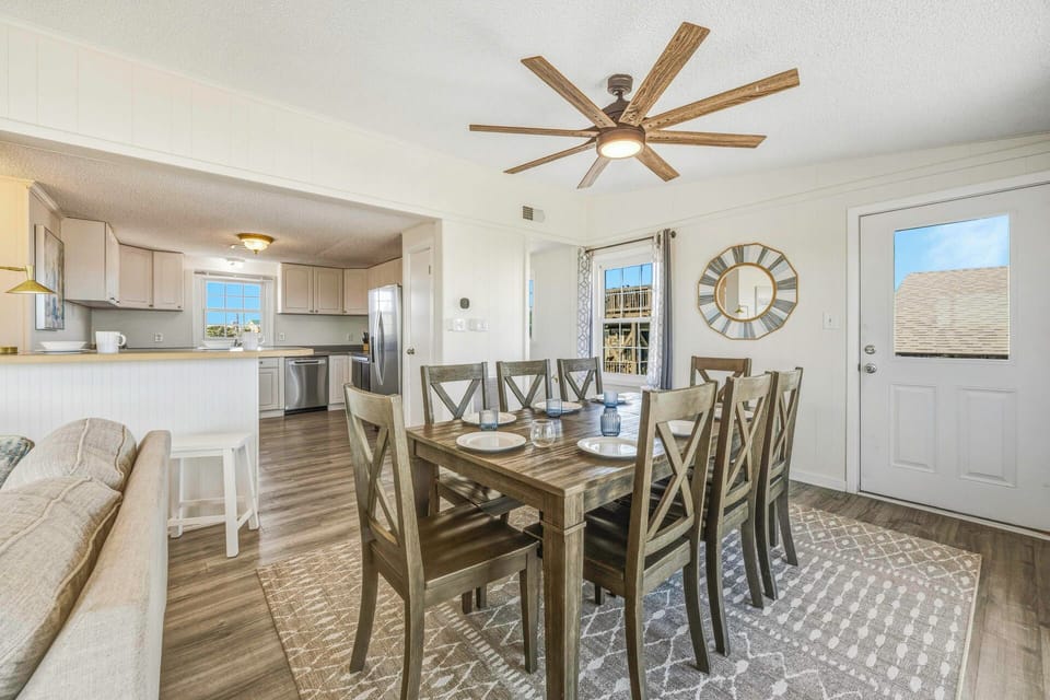 Surf or Sound Realty - 1229 - Kinnakeet Dunes - Dining Area -4