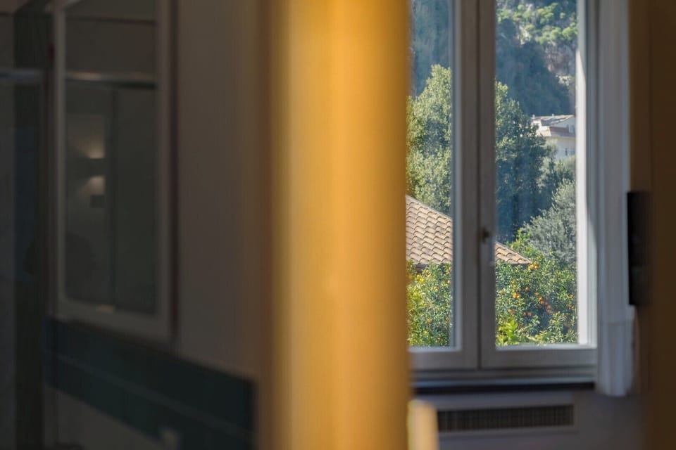 Comfort Double Room | In-room safe, WiFi (free)