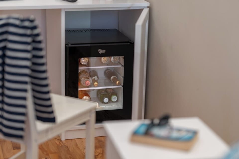 Comfort Double Room | In-room safe, WiFi (free)