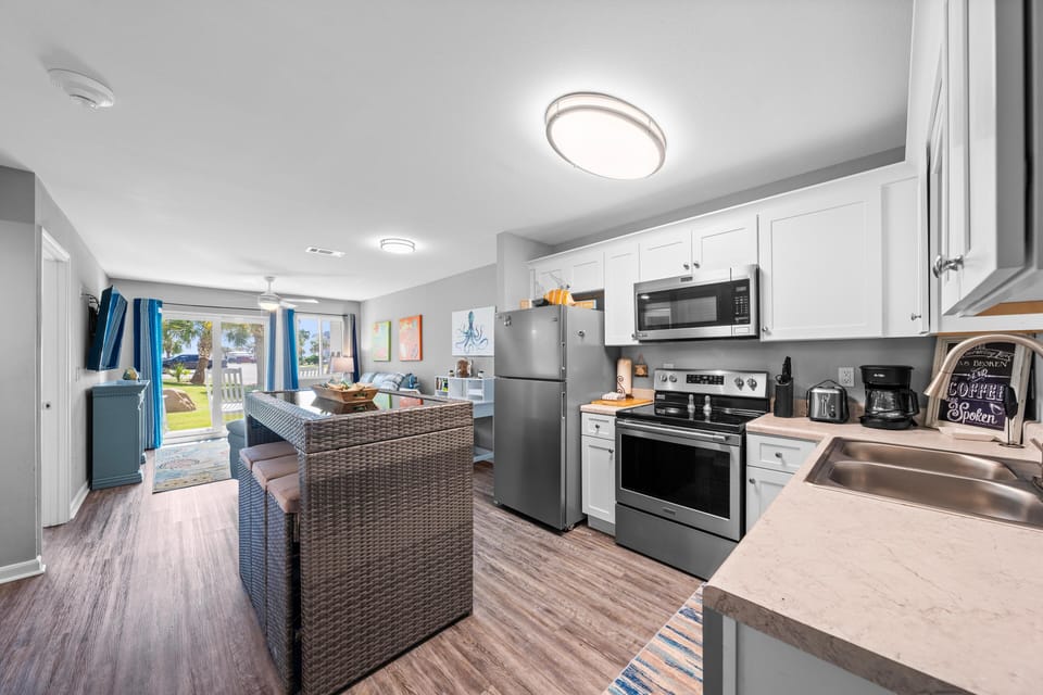 Condo, Multiple Beds (GS Plantation East 4108) | Private kitchen | Oven, toaster