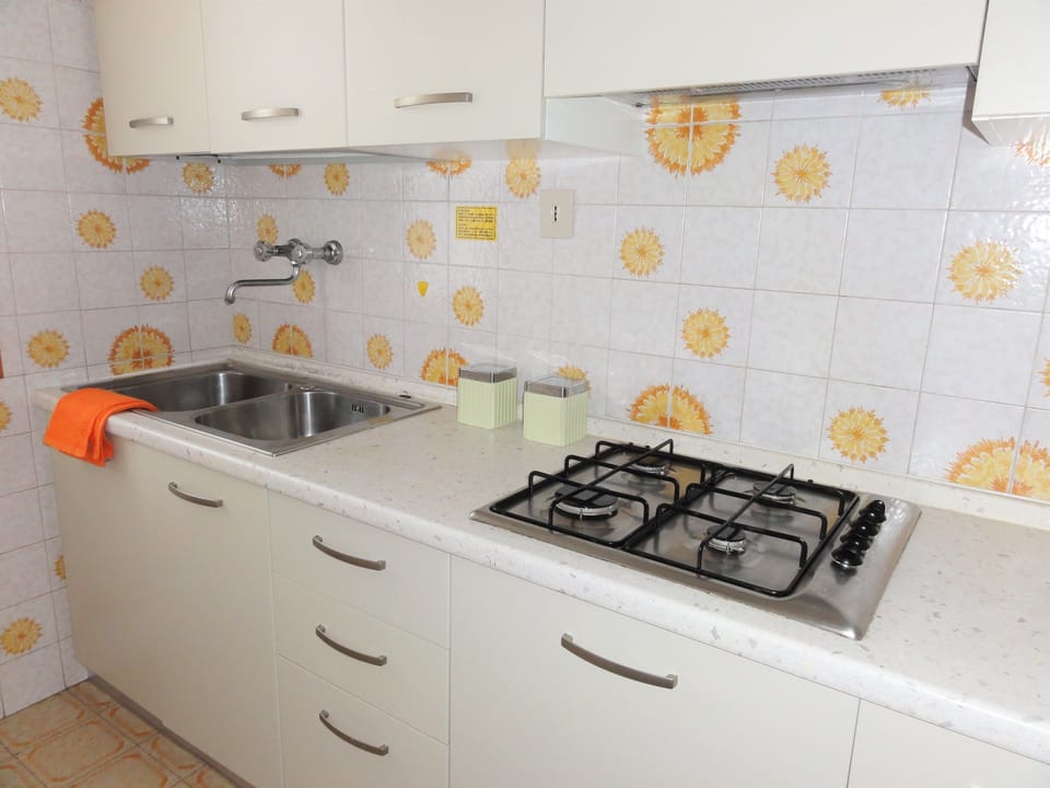 Apartment, 2 Bedrooms, Patio, Garden View | Interior
