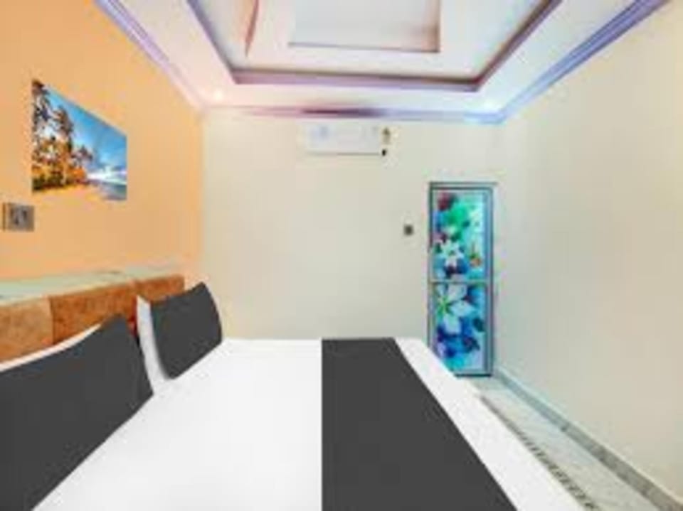 Luxury Room | Rollaway beds (surcharge), WiFi (free), bed sheets