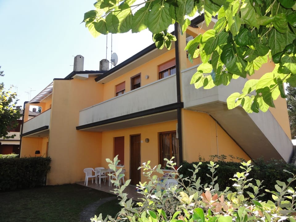 Apartment, 3 Bedrooms, Patio, Garden View | Front of property