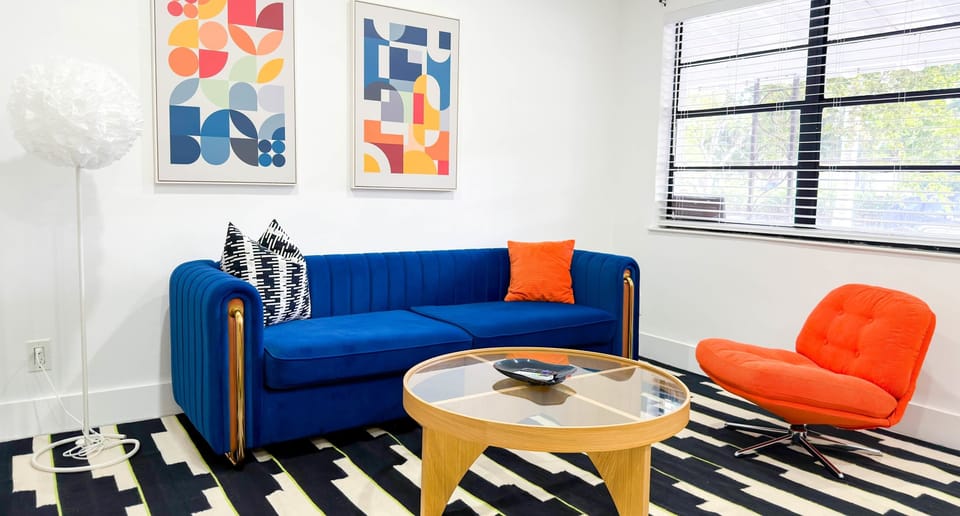 Designed for downtime. Kick back with your favorite show, enjoy a pre-dinner cocktail, or sink in after a night out on Wilton Drive.