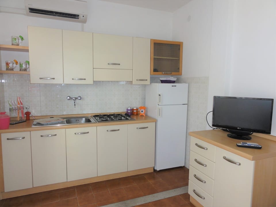 Apartment, 2 Bedrooms, Balcony, City View | Interior