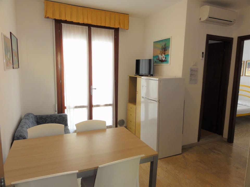 Apartment, 1 Bedroom, Balcony | Living room