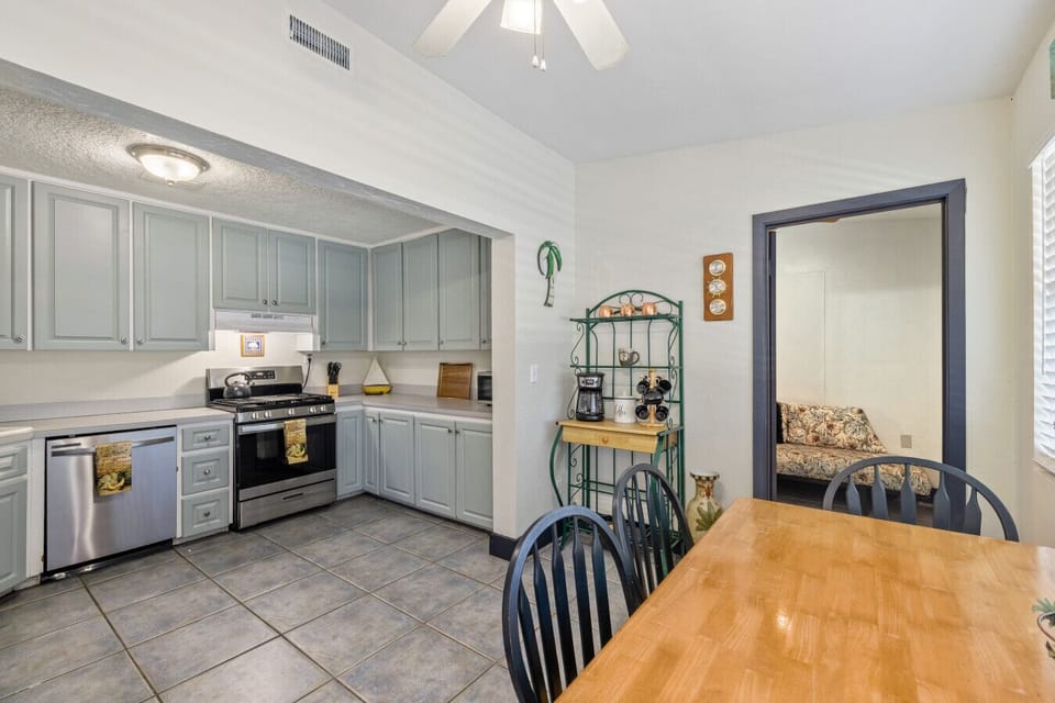 Plenty of space to cook and relax!