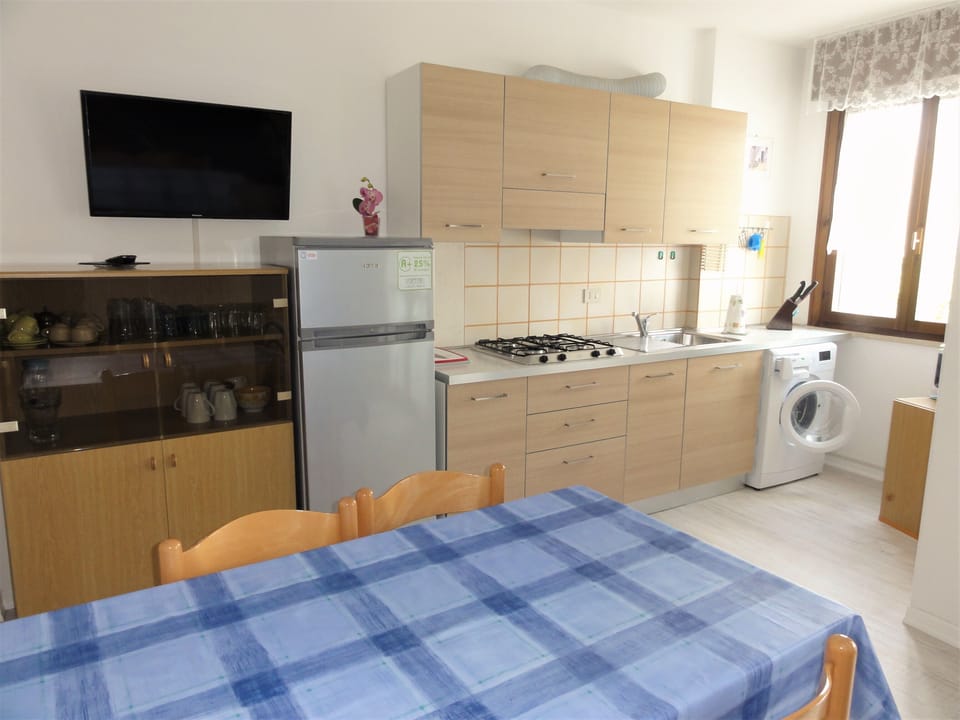 Apartment, 1 Bedroom, Balcony, City View | Interior