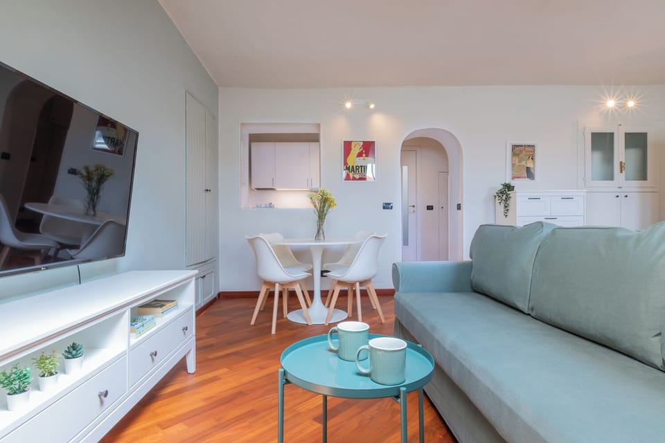 Studio | Living area | 30-inch TV with satellite channels