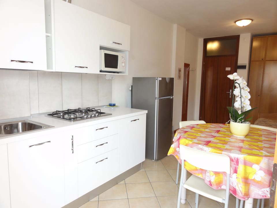 Apartment, 2 Bedrooms, Balcony, Ocean View | Interior