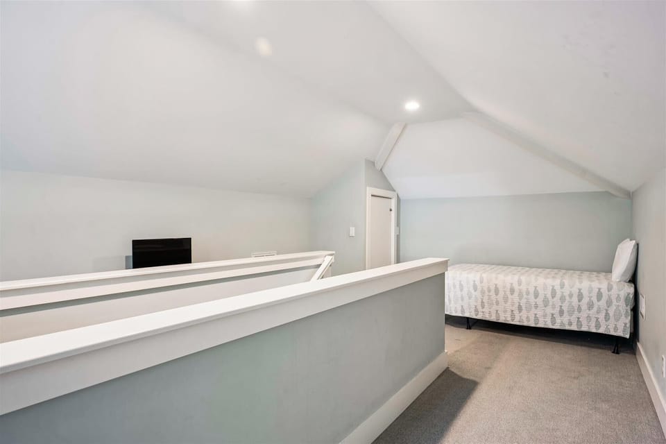 Loft Room with 4 Twin Beds at 5 Sand Dollar