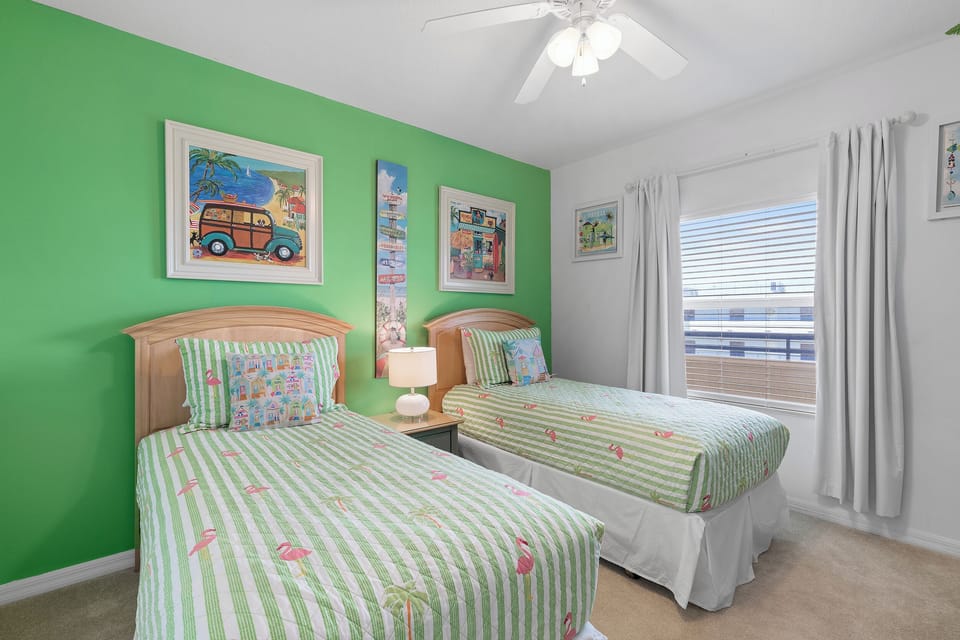 Guest bedroom with 2 beds