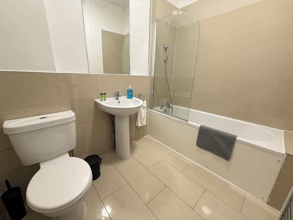 Apartment, 1 Bedroom | Bathroom | Toilet paper