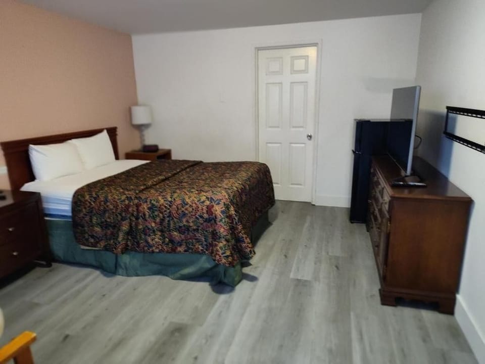 Standard Single Room | Free WiFi