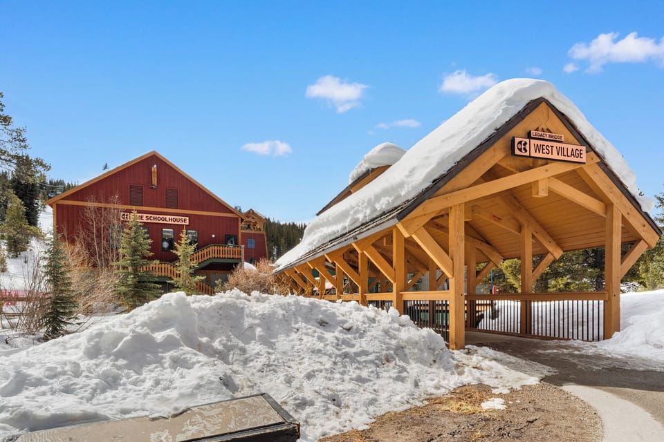 Condo (1 Bedroom) | Exterior