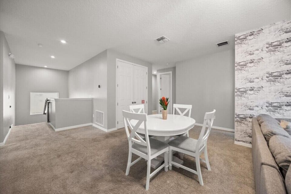 2135 Fleming Mist Place (16).jpg