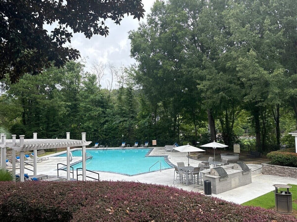 Pool (Outdoor)