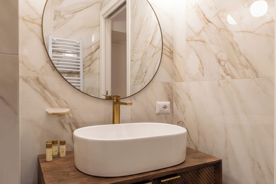 Shower, free toiletries, hair dryer, bathrobes