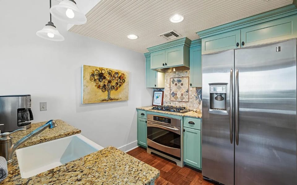 Condo, 2 Queen Beds (Salty's Six Palms 4A) | Private kitchen | Oven, toaster