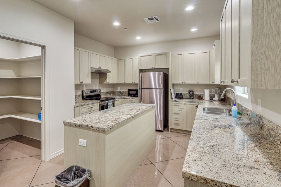 Kitchen | Drip Coffee Maker | Dishwasher | Blender | Toaster