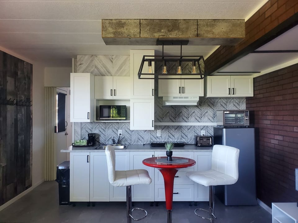 Family Chalet, Lake View | Private kitchen | Toaster, kitchen islands