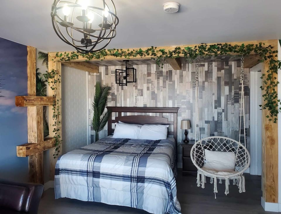 Family Studio, Lake View | Individually decorated, blackout drapes, soundproofing, free WiFi