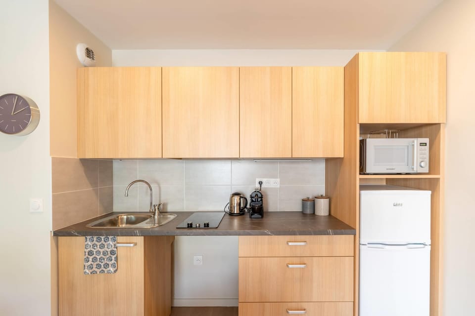 Apartment, 2 Bedrooms | WiFi (free), bed sheets
