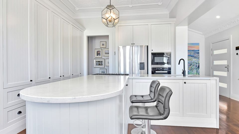 Fully equipped kitchen.