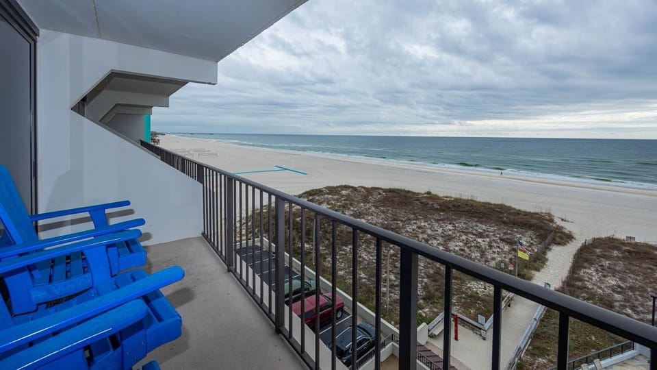 Balcony seating area