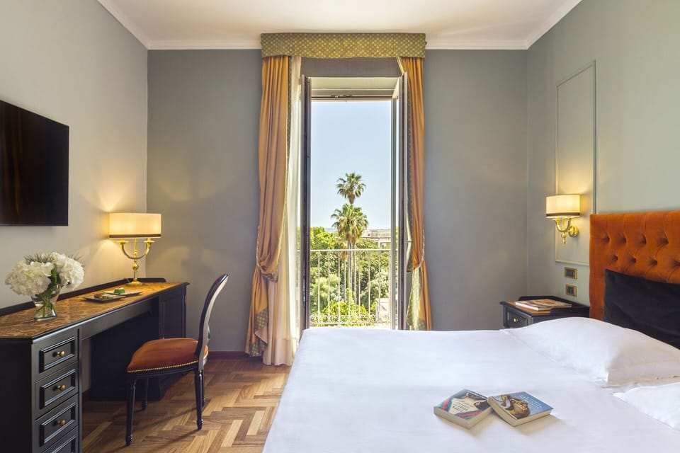 Superior Double or Twin Room | Minibar, in-room safe, blackout drapes, soundproofing