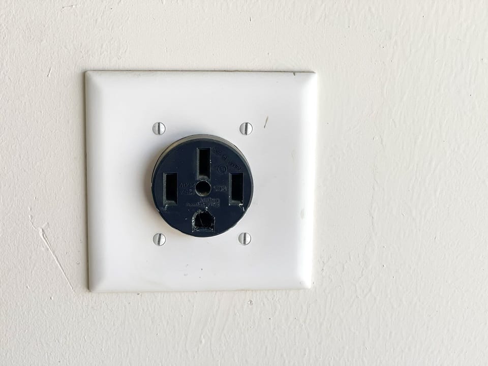 220 V Outlet