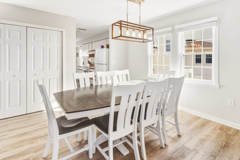Dining Area – Bright dining space designed for shared meals.