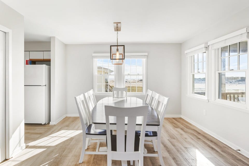Dining Area – Bright dining space designed for shared meals.