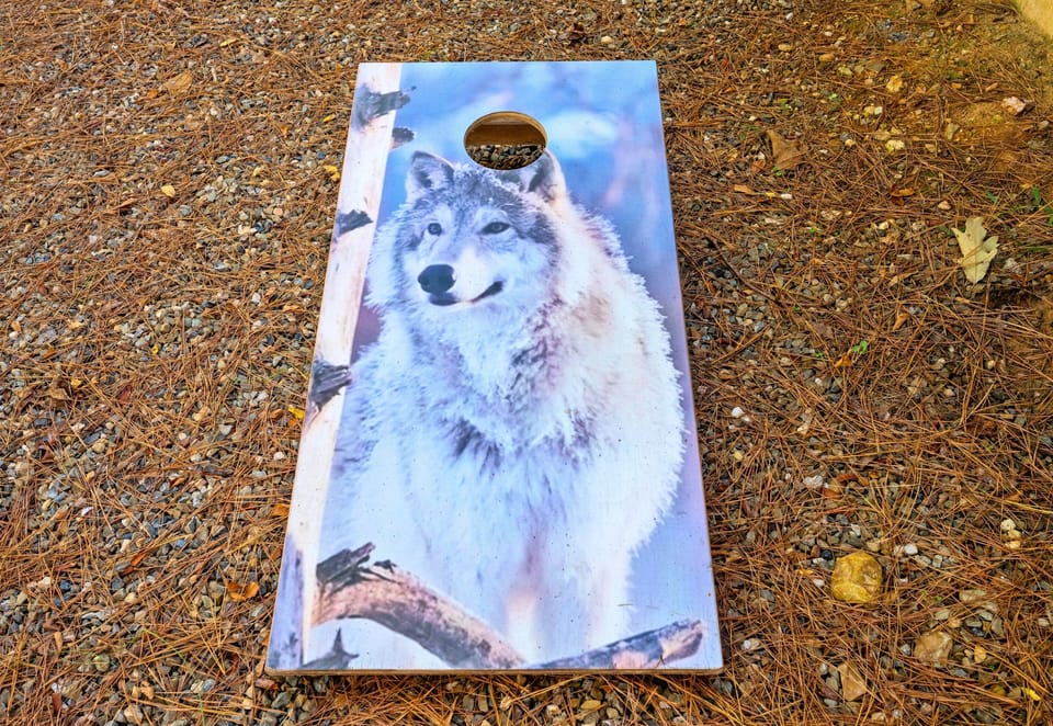 Wolf themed corn hole board to match the property namesake – the perfect start to your stay.