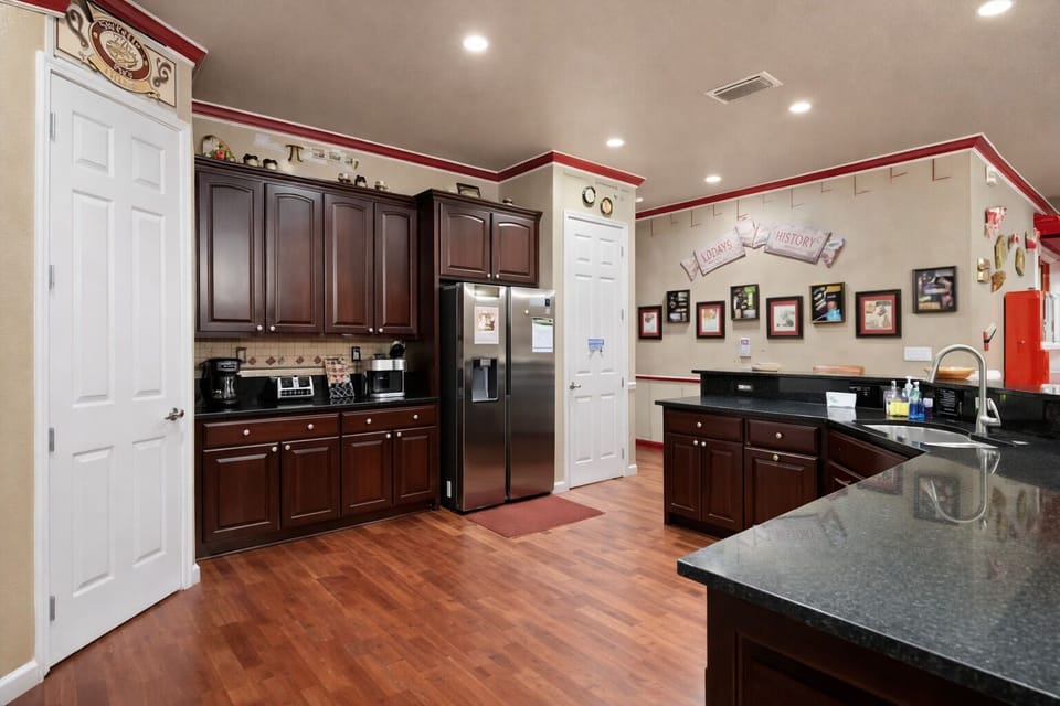 Candy-striped chef’s kitchen