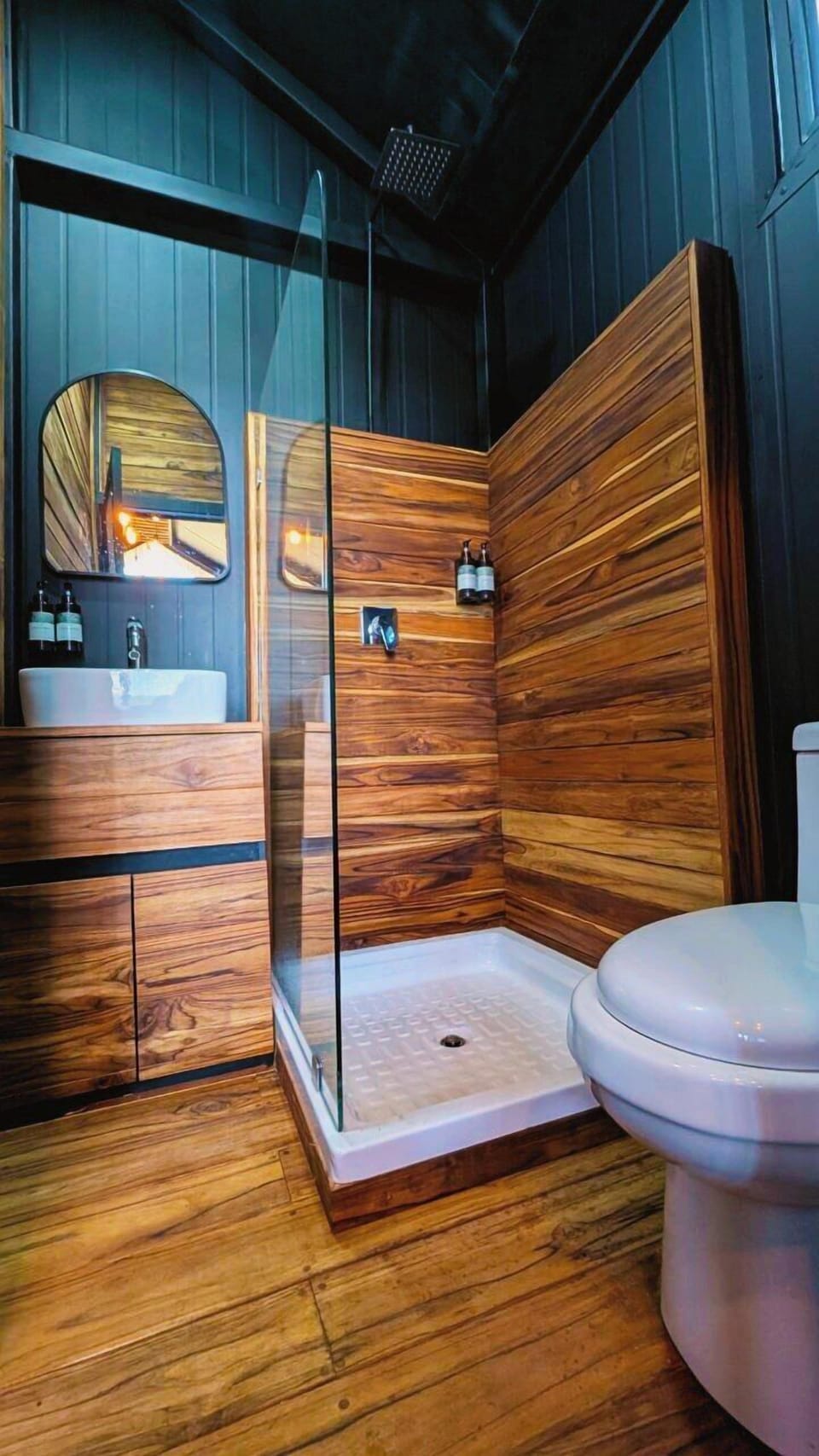 Comfort Cabin, Patio, Garden View | Bathroom | Shower