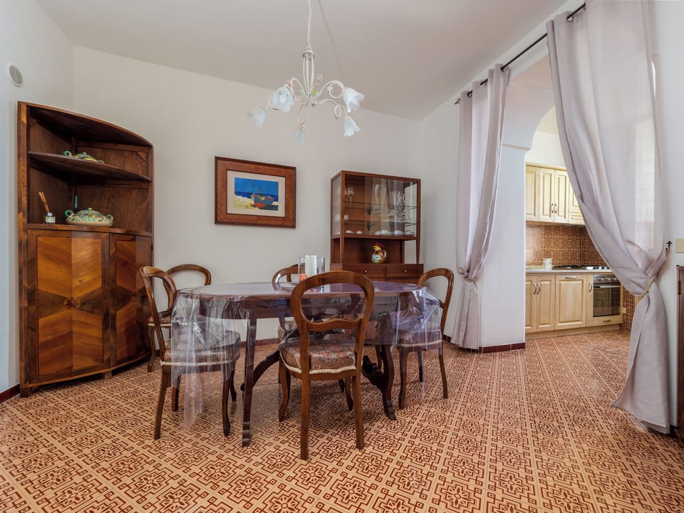 Exclusive House, Sea View | Dining room