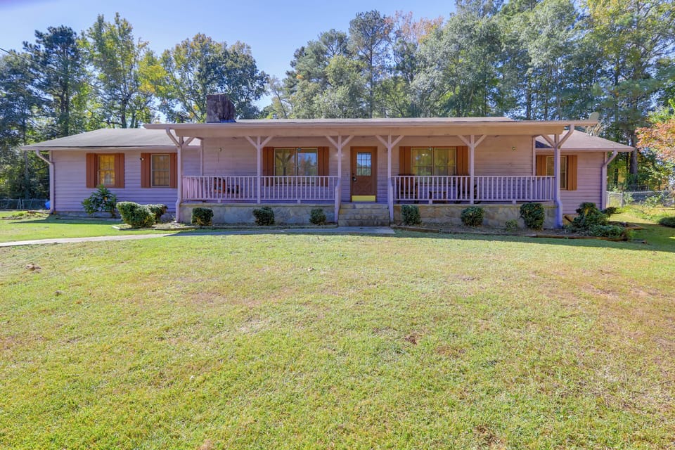 Griffin Vacation Rental | 3BR | 2BA | 1,460 Sq Ft | 5 Steps to Enter