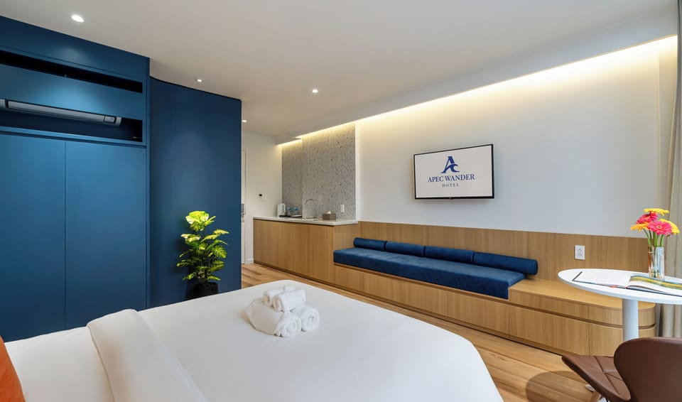 Deluxe Double Room, Courtyard View | Minibar, desk, free WiFi, bed sheets
