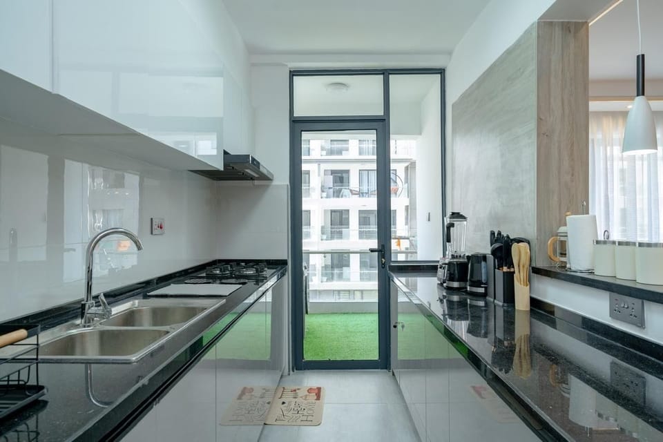 Classic Apartment, Balcony, City View | Private kitchen | Full-size fridge, microwave, oven, stovetop
